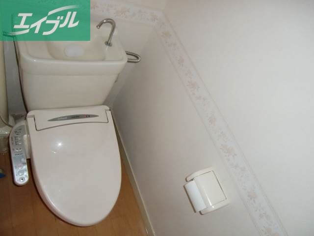 トイレ　同じ物件の類似部屋の写真です。現況を優先とします。