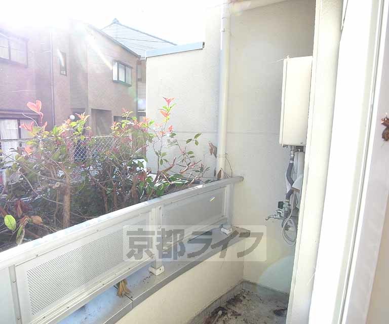 その他設備　バルコニーに洗濯機置き場