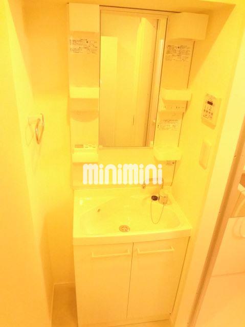 洗面設備　独立洗面台付きで忙しい朝もラクラク