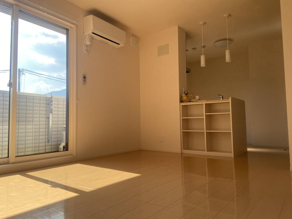 居室・リビング　☆同マンション別室の写真です☆