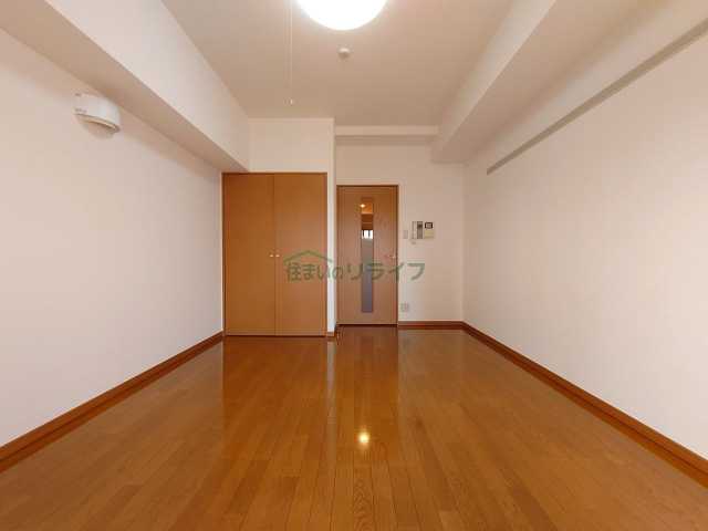 居室・リビング　別部屋参考写真となります。