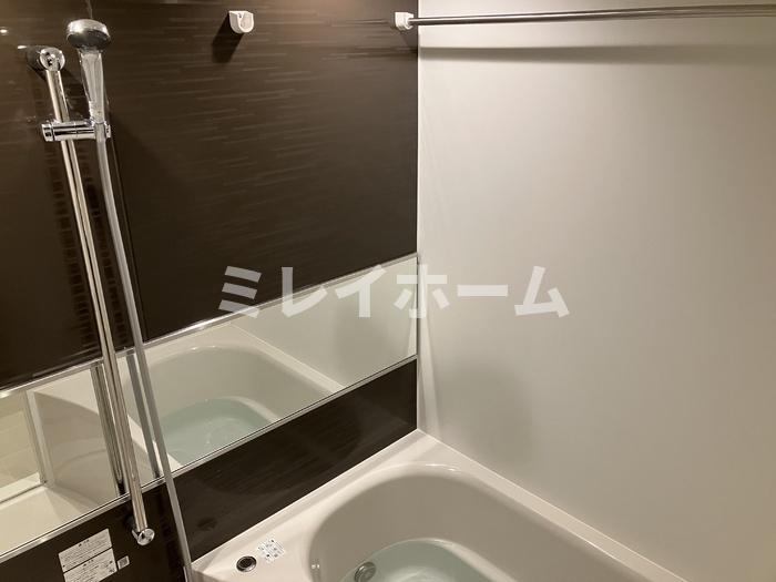 バス・シャワールーム　同建物内、別のお部屋の参考写真になります。