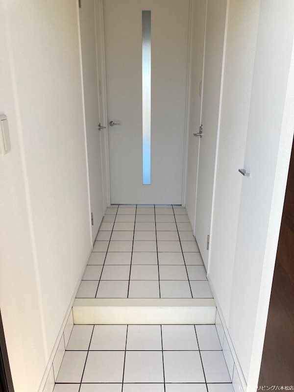 玄関　※別部屋参考写真。現状優先です。