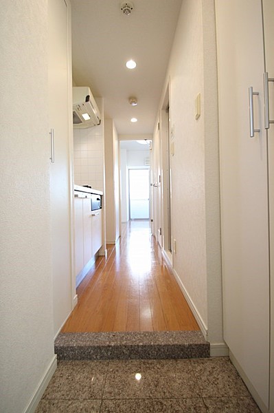 玄関　※別部屋参考写真