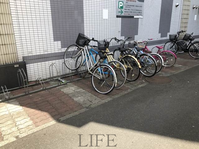 その他共有部分　駐輪スペースもございます