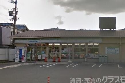 コンビニ　ファミリーマート西京山田店（コンビニ）まで501m