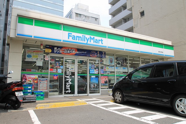 コンビニ　ファミリーマート吉島町店（コンビニ）まで350m