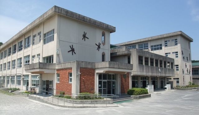 小学校　内部東小学校（小学校）まで1900m