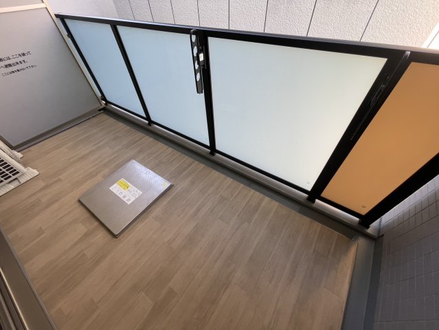バルコニー　同物件別部屋写真