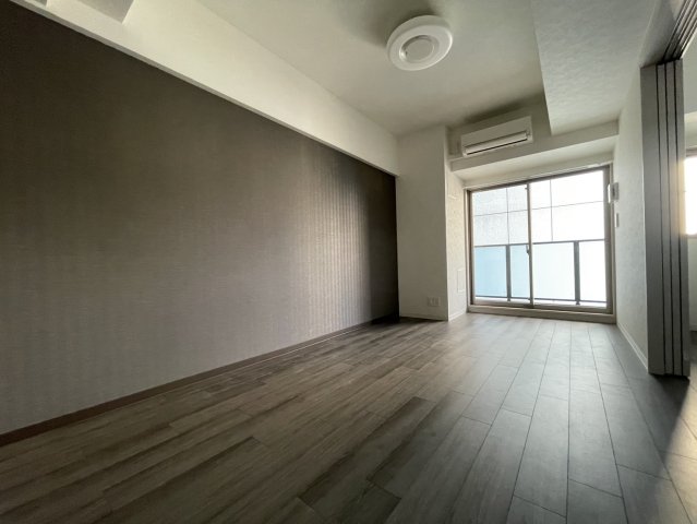居室・リビング　同物件別部屋写真