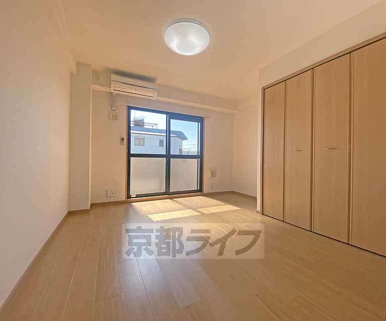 居室・リビング　地下鉄北山駅まで徒歩７分、駅までの間にスーパー・ドラッ...