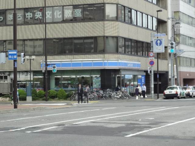 コンビニ　ローソン札幌北1条東一丁目店（コンビニ）まで207m