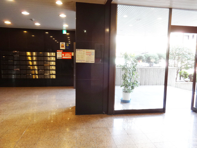 その他　エントランスはキレイにまとまっています☆