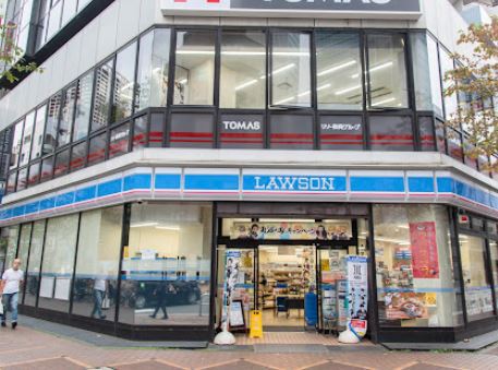 コンビニ　ローソン田町駅東口店（コンビニ）まで160m