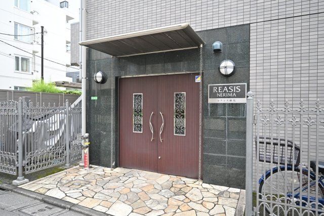 エントランス　レアシス練馬　練馬区豊玉北６