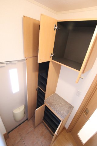収納　シューズボックス