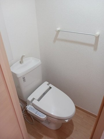 トイレ　清潔感のあるトイレです