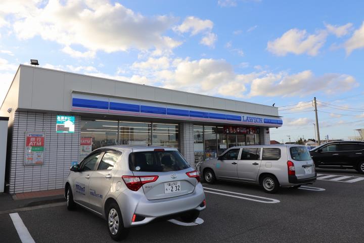 コンビニ　ローソン（コンビニ）まで796m