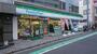 コンビニ　ファミリーマート東京医科大学前店（コンビニ）まで124m