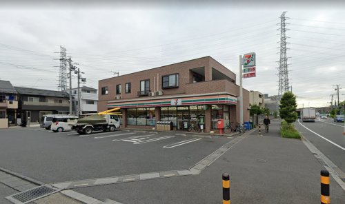 コンビニ　セブンイレブン 鳩ケ谷里店（コンビニ）まで1028m