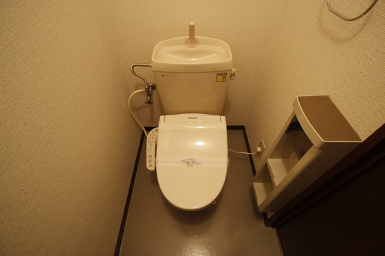 トイレ　※別号室のお写真です