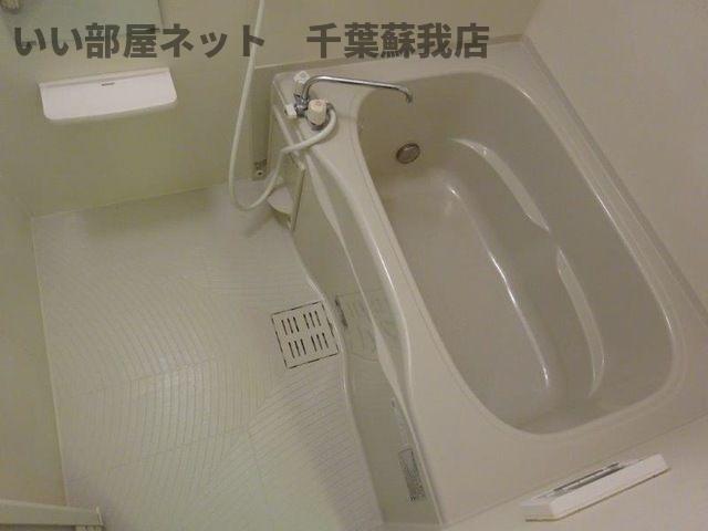 バス・シャワールーム　落ち着いた空間のお風呂です