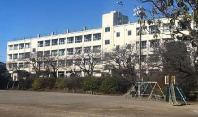 小学校　八王子市立由木中央小学校（小学校）まで576m