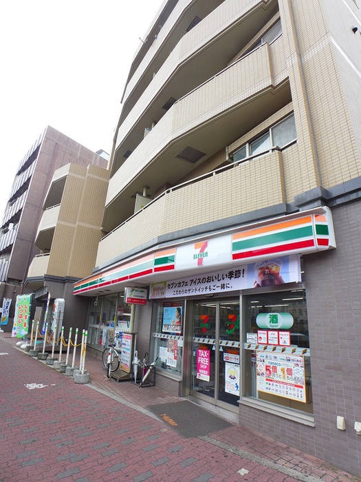 コンビニ　セブンイレブン板橋小竹向原駅前店（コンビニ）まで319m