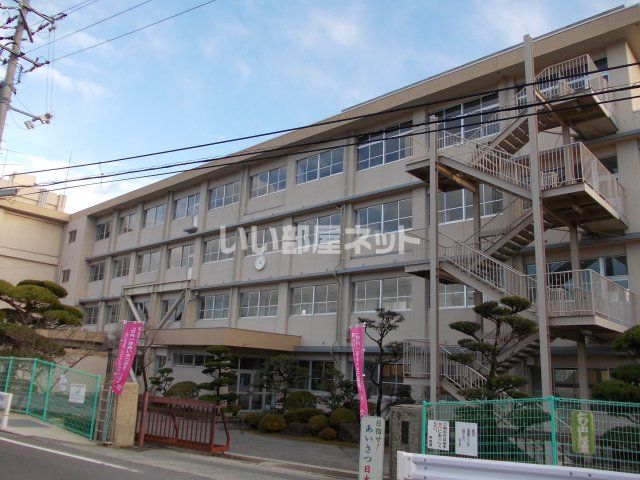 中学校　福山市立加茂中学校（中学校）まで1443m