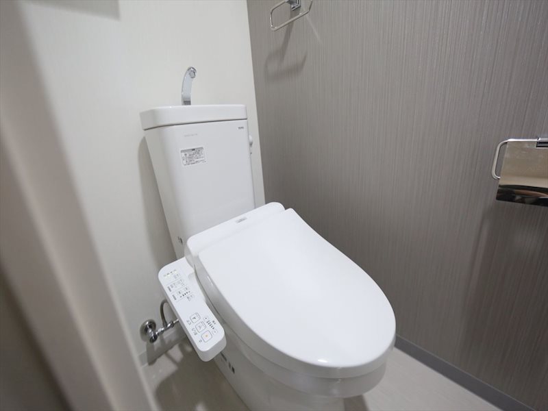 トイレ　温水洗浄暖房便座付トイレ