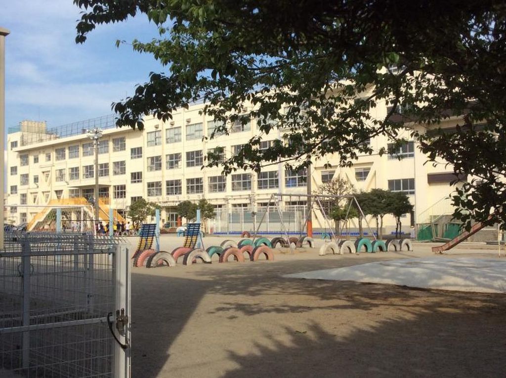 小学校　市川市立塩焼小学校（小学校）まで1240m