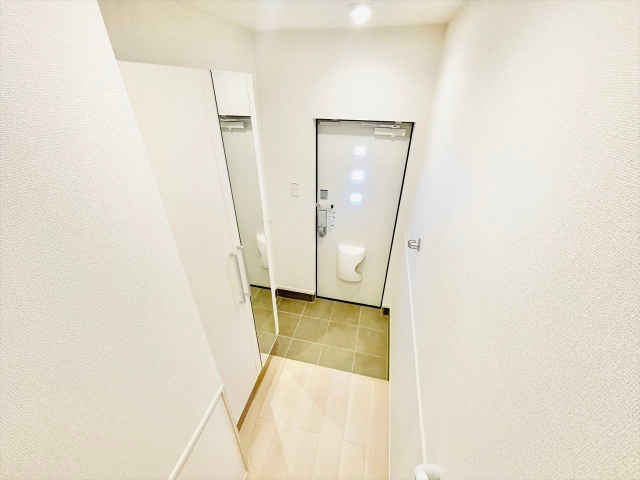 玄関　＊ニューライズシリーズ同タイプの内装写真転載