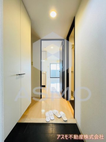 玄関　同マンション別部屋　参考写真