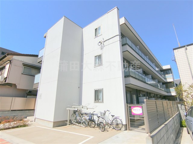 建物外観　2015年3月築　鉄骨造地上3階建て総戸数18戸 東京都大田