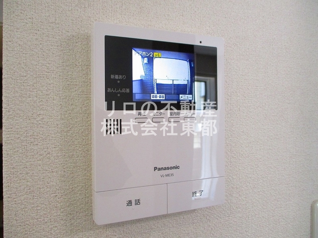 セキュリティ　来訪者の姿を確認できるＴＶモニター付インターホン設置済です！