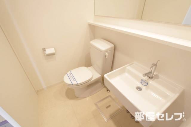 トイレ　お手洗いはこちらです