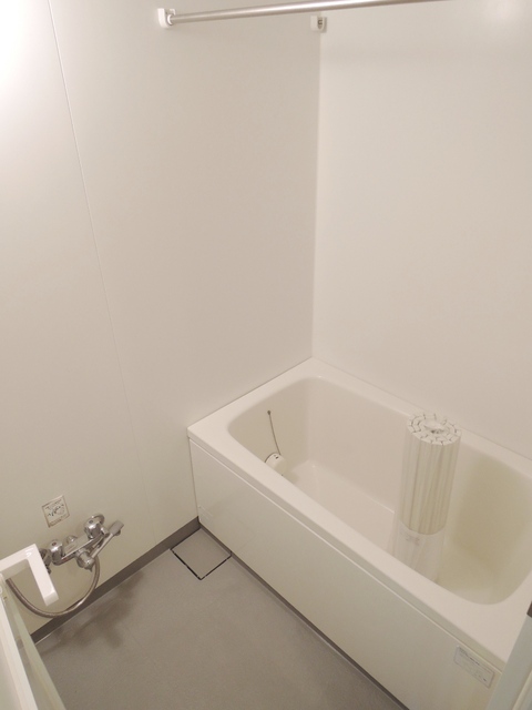 バス・シャワールーム　※別部屋参考写真