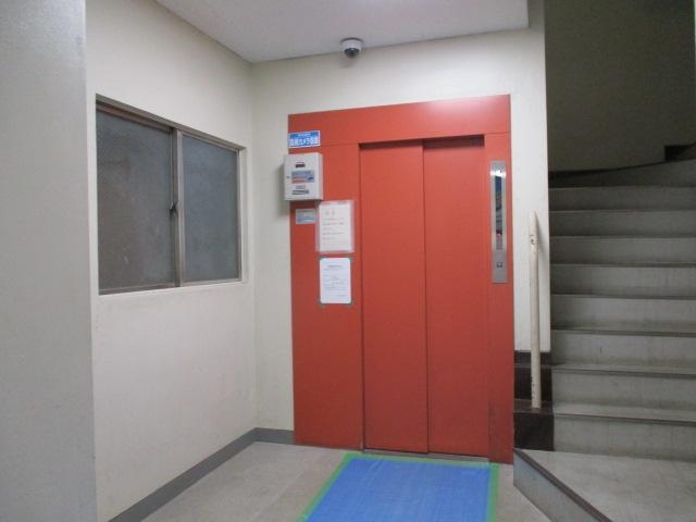 エントランス　当然エレベーターつきです！