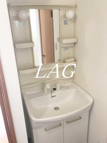 洗面設備　独立洗面台です。