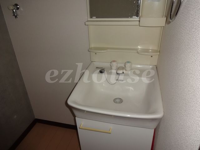 洗面設備　別部屋の参考画像です