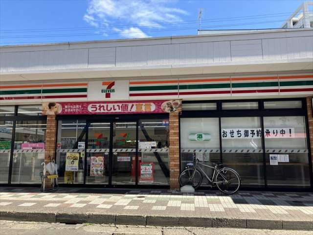 コンビニ　セブン－イレブン大和鶴間駅西口店（コンビニ）まで223m
