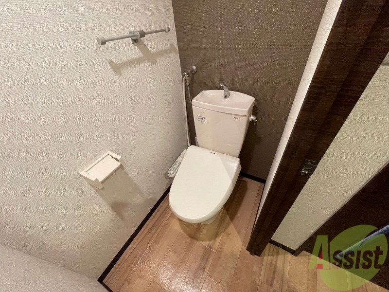 トイレ　こちらはトイレです。清潔感があり、安心して使用できます。