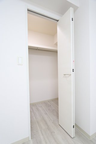 収納　6帖の洋室収納になります