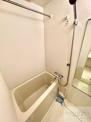 バス・シャワールーム　※同タイプの別のお部屋です。
