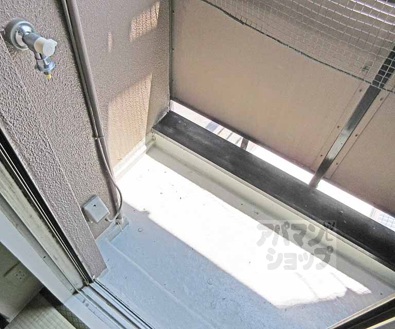 バルコニー　室外洗濯機置場です。