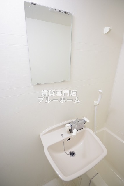 洗面設備　お風呂に洗面台あります！
