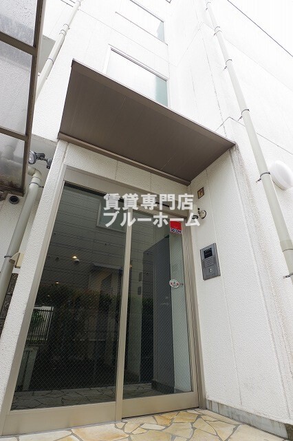 建物外観　鉄骨造3階建ての物件！