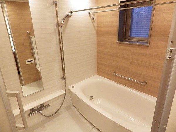 バス・シャワールーム　別タイプ部屋　参考写真です