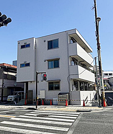 建物外観　【南東向き明るいお部屋、築浅物件！】お問い合わせはお早めに♪