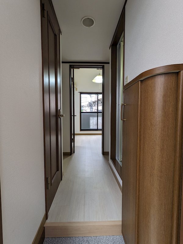 玄関　※室内写真は同物件別部屋・現状優先です。